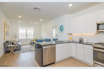 558 Market St #208, Newark, NJ 07105 - Photo 5