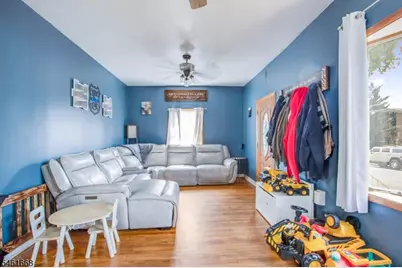8 Pallant Ave, Linden, NJ 07036 - Photo 5