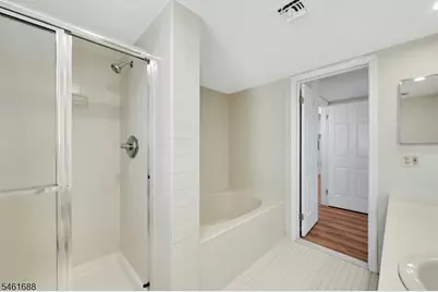 105 Quartz Ln, Paterson, NJ 07501 - Photo 15