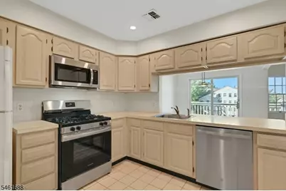 105 Quartz Ln, Paterson, NJ 07501 - Photo 3