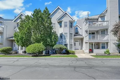 105 Quartz Ln, Paterson, NJ 07501 - Photo 1