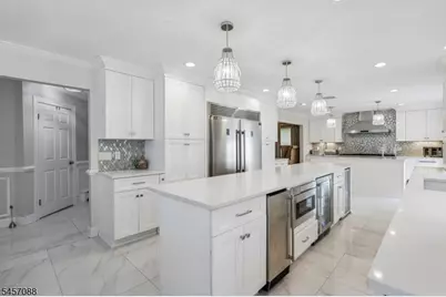 2 Lisa Ln, East Hanover Township, NJ 07936 - Photo 11