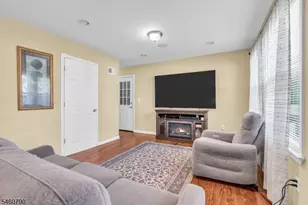 576 Richfield Ave, Kenilworth, NJ 07033 - Photo 15