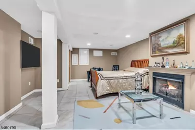 576 Richfield Ave, Kenilworth, NJ 07033 - Photo 31