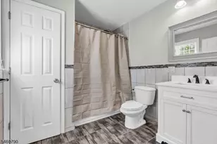 576 Richfield Ave, Kenilworth, NJ 07033 - Photo 25