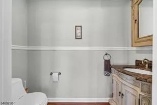576 Richfield Ave, Kenilworth, NJ 07033 - Photo 17