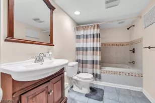 576 Richfield Ave, Kenilworth, NJ 07033 - Photo 33