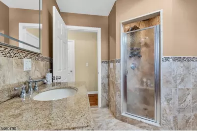 576 Richfield Ave, Kenilworth, NJ 07033 - Photo 21