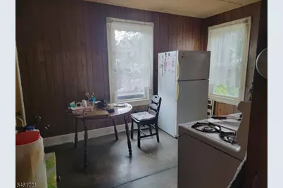 52 Goffle Rd, Hawthorne, NJ 07506 - Photo 17