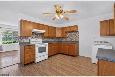24 Presidential Dr, Washington Boro, NJ 07882 - Photo 5