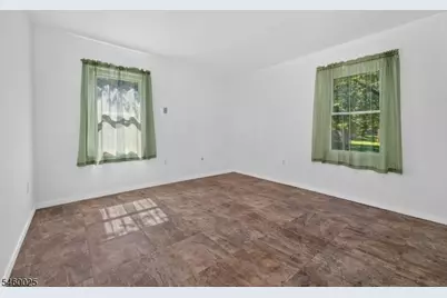 24 Presidential Dr, Washington Boro, NJ 07882 - Photo 9
