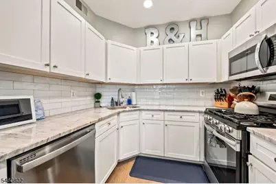9 Old Orchard Ct, Clinton, NJ 08809 - Photo 7