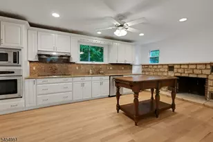26 Scenic Dr, Hardyston Township, NJ 07419 - Photo 9