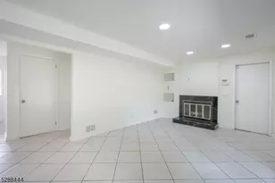 31 Harwood Pl, Wayne, NJ 07470 - Photo 13