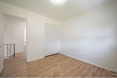 31 Harwood Pl, Wayne, NJ 07470 - Photo 17