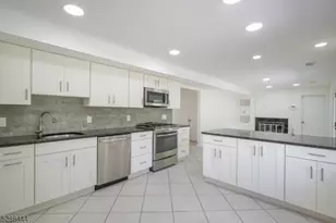 31 Harwood Pl, Wayne, NJ 07470 - Photo 5