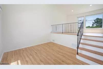 31 Harwood Pl, Wayne, NJ 07470 - Photo 7