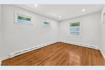 879 Vosseller Ave, Bridgewater, NJ 08836 - Photo 23