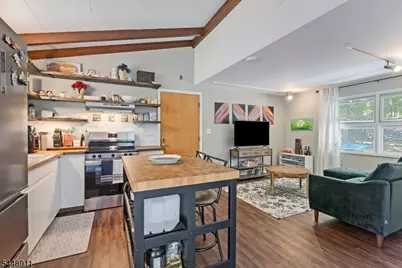 907 Plymouth Lake Dr, Stillwater, NJ 07860 - Photo 17