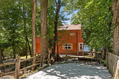 907 Plymouth Lake Dr, Stillwater Twp., NJ 07860 - Photo 9