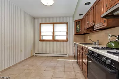 3 Richard Ct, Butler, NJ 07405 - Photo 9
