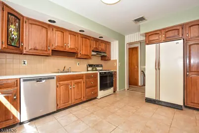 3 Richard Ct, Butler, NJ 07405 - Photo 11