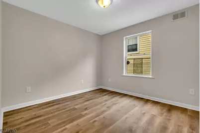 914 S 18th St, Newark, NJ 07108 - Photo 7
