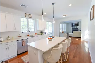 25 Ferromonte Ave, Roxbury Township, NJ 07847 - Photo 9
