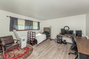 40 Livingston Ave, Dover, NJ 07801 - Photo 15