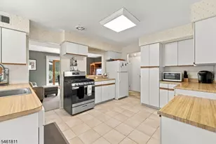 41 Fleetwood Dr, Rockaway Township, NJ 07866 - Photo 13