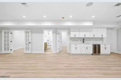 8 Roosevelt Ter, Livingston, NJ 07039 - Photo 25