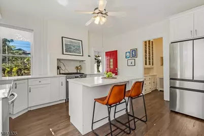 22 Forest St, Montclair, NJ 07042 - Photo 11