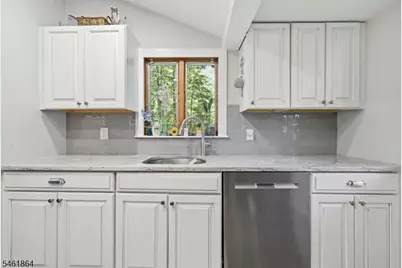 9 Juniper Trl, Kinnelon, NJ 07405 - Photo 13
