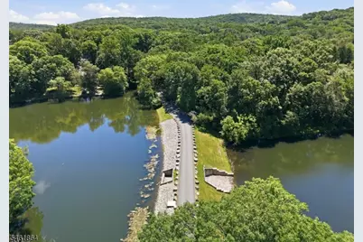 9 Juniper Trl, Kinnelon, NJ 07405 - Photo 23