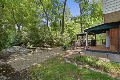 9 Juniper Trl, Kinnelon, NJ 07405 - Photo 19