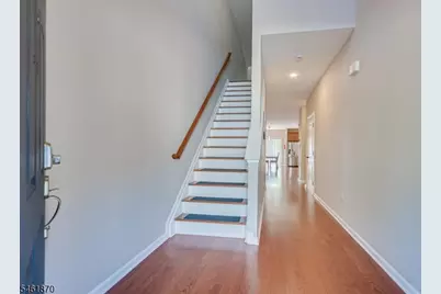 15 Bahr Cir, Verona, NJ 07044 - Photo 3