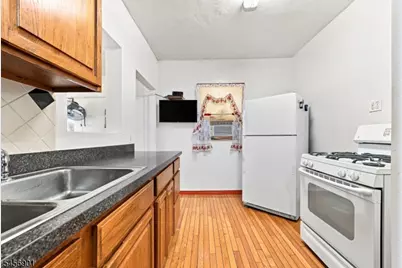 28 Lincoln St, Passaic, NJ 07055 - Photo 7