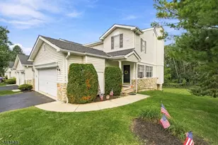 51 Lakeview Dr, Hamburg, NJ 07419 - Photo 1