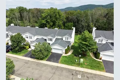 51 Lakeview Dr, Hamburg, NJ 07419 - Photo 3