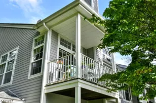 1098 Devon Ct, Mahwah, NJ 07430 - Photo 3