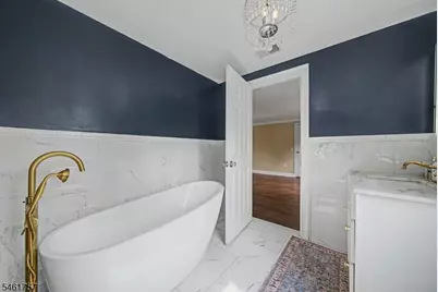 396 New Dover Rd, Woodbridge Township, NJ 07067 - Photo 23