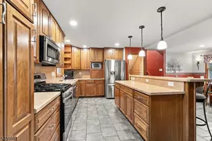 9 Melrose Ave, West Milford Twp., NJ 07421 - Photo 7