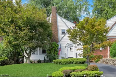 9 Sherwood Pl, West Orange Township, NJ 07052 - Photo 1