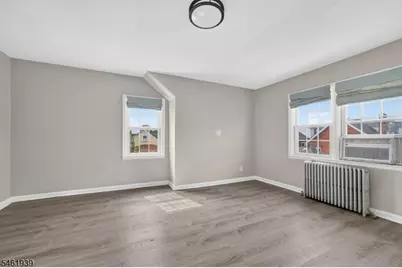 697 Roosevelt Ave, Carteret, NJ 07008 - Photo 5