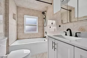 697 Roosevelt Ave, Carteret, NJ 07008 - Photo 7