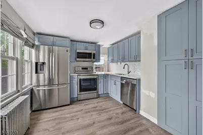 697 Roosevelt Ave, Carteret, NJ 07008 - Photo 9