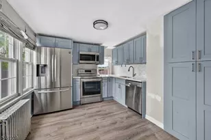 697 Roosevelt Ave, Carteret, NJ 07008 - Photo 9