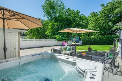 331 Grove St, Montclair, NJ 07042 - Photo 9