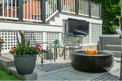 331 Grove St, Montclair, NJ 07042 - Photo 7