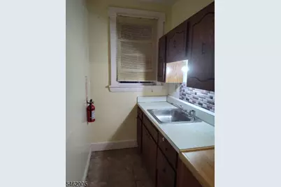 15 Farnham Ave #2, Garfield, NJ 07026 - Photo 3